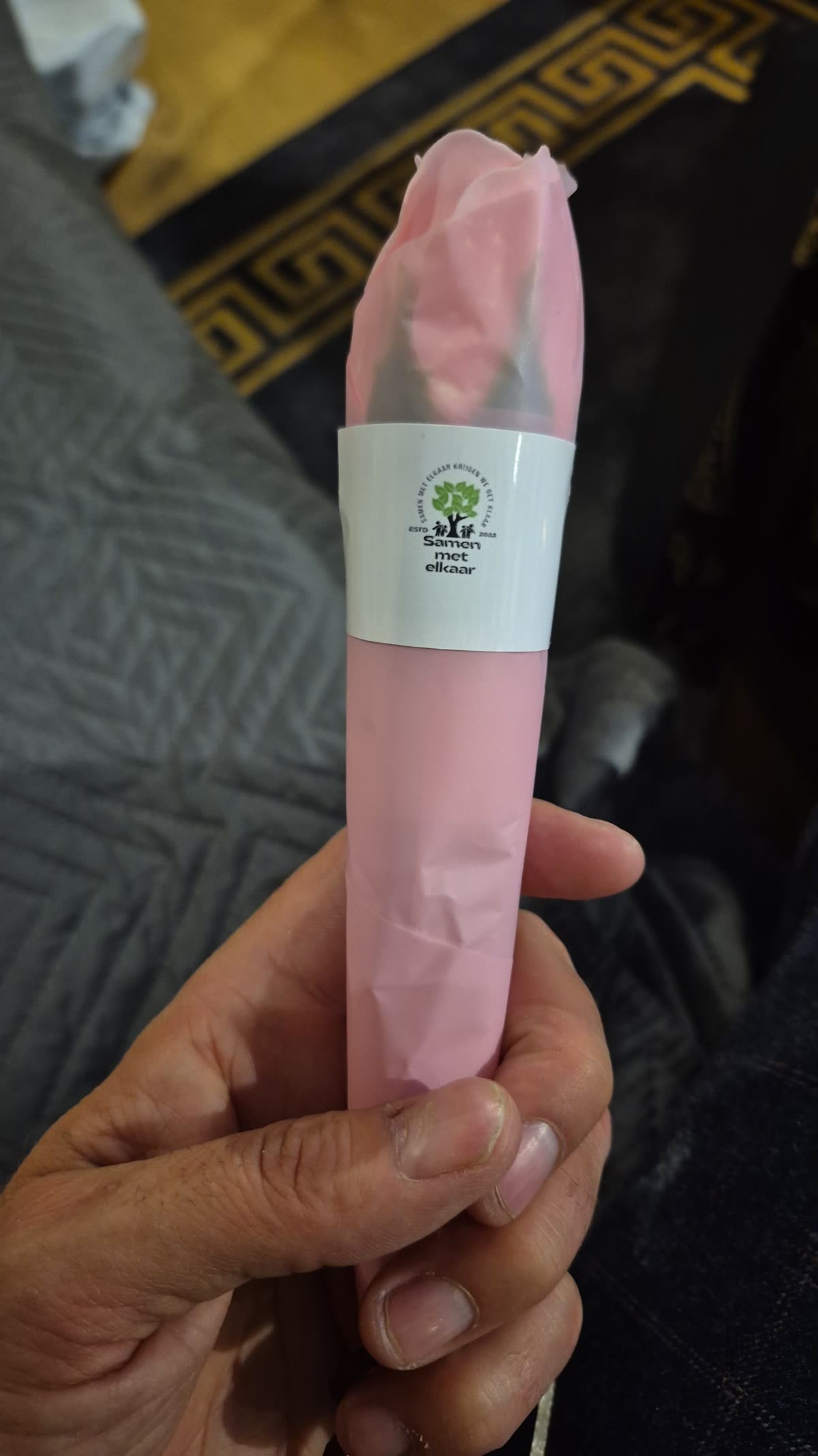 Elk cadeautje kreeg ons logo mee